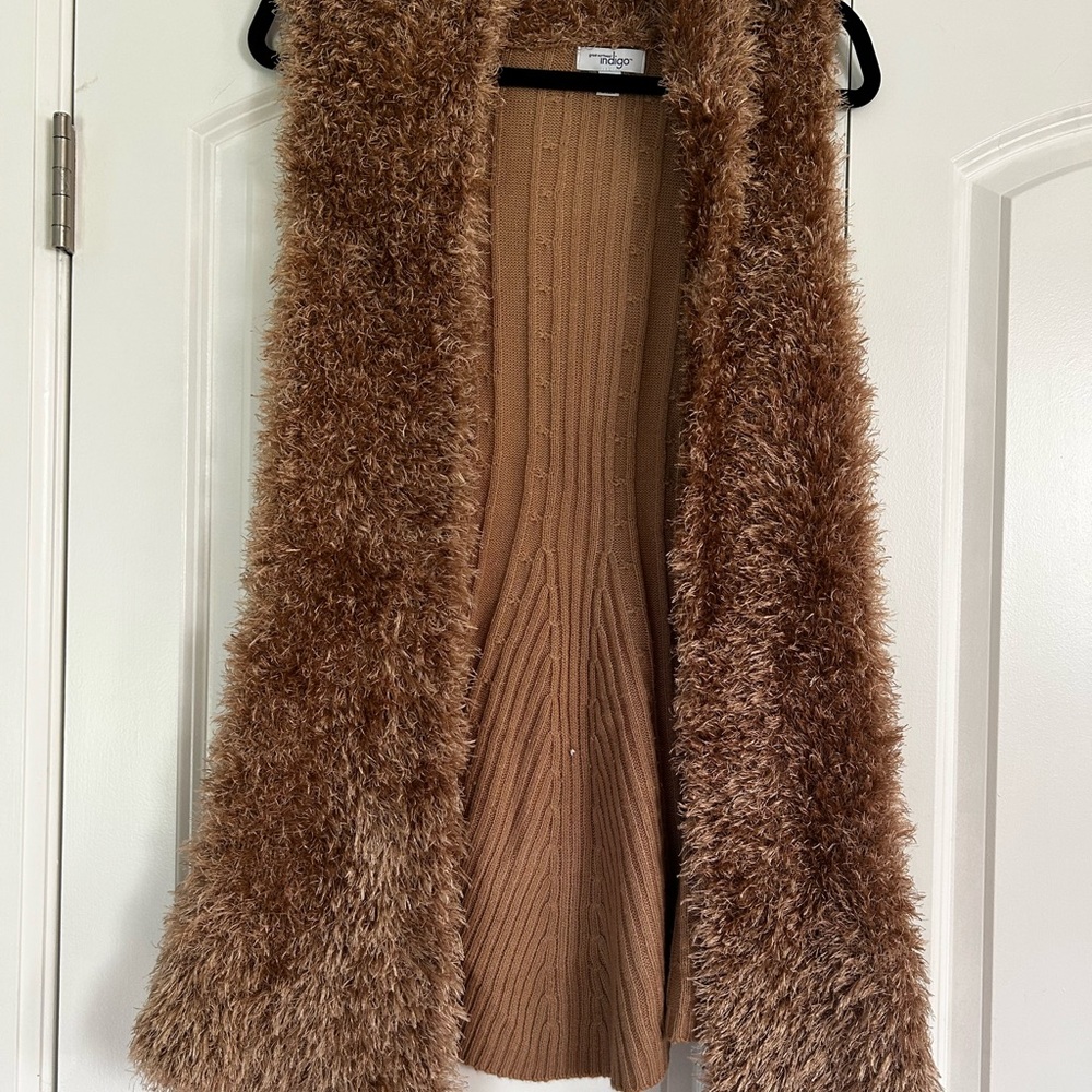 Great Northwest Indigo Sz M Long Sleeveless Duster Vest Cardigan Faux Fur Front